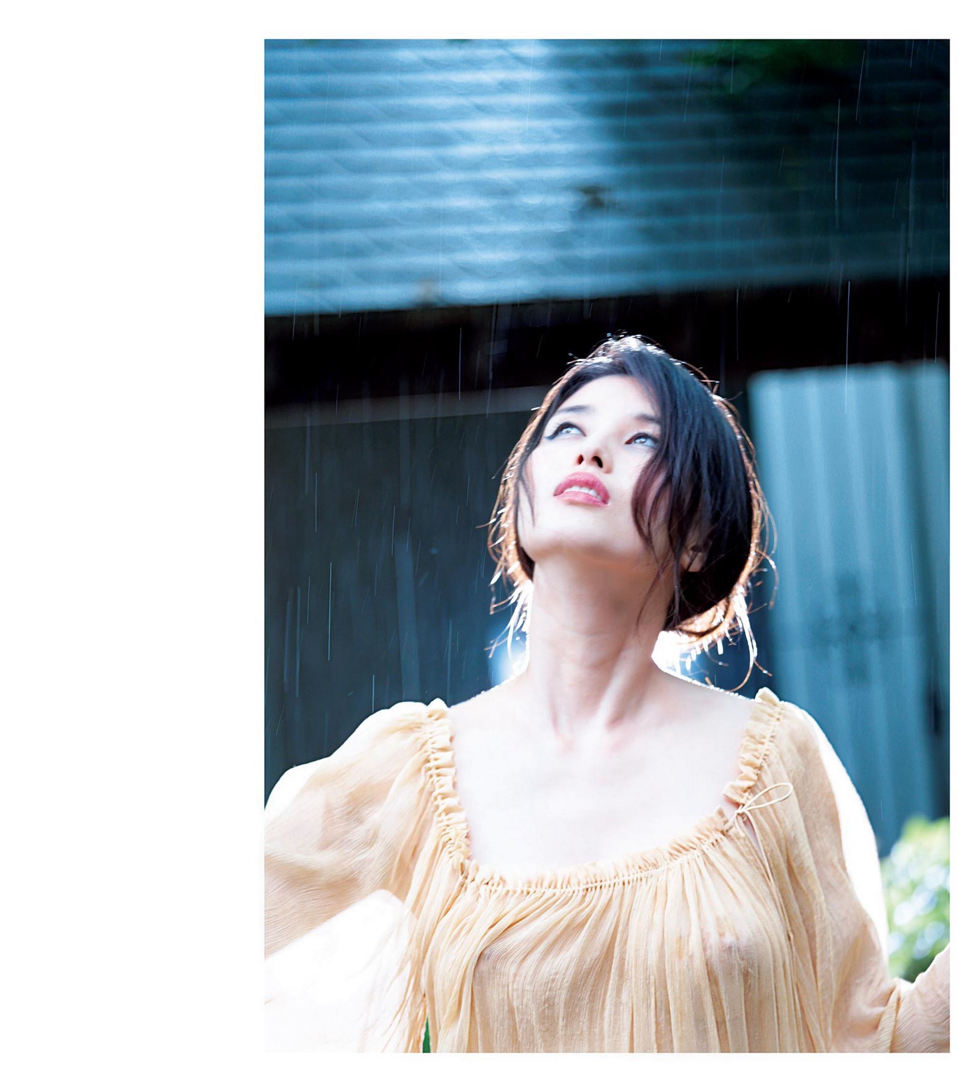 橋本マナミ写真集 『MANAMI BY KISHIN』(2014.12.08)